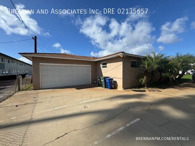 Building Photo - 456 Davidson-#B