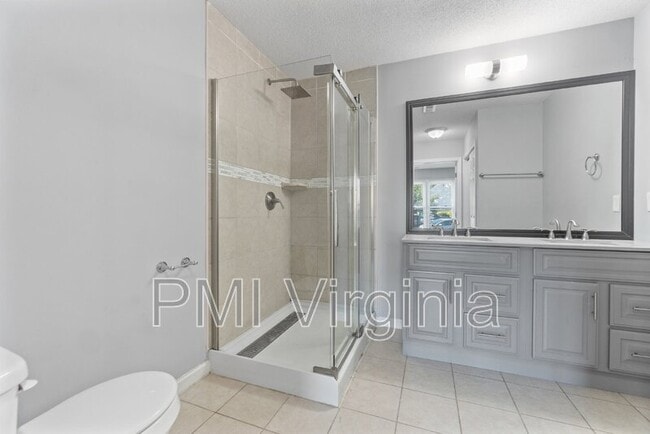 Building Photo - 3909 Wilmington Ct
