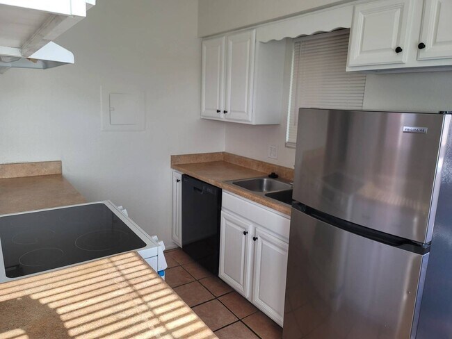 Primary Photo - 914 N Belvedere Ave