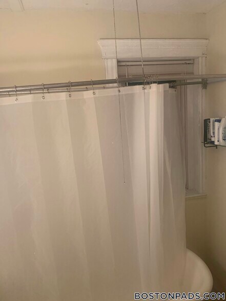 Building Photo - 883 Huntington Ave