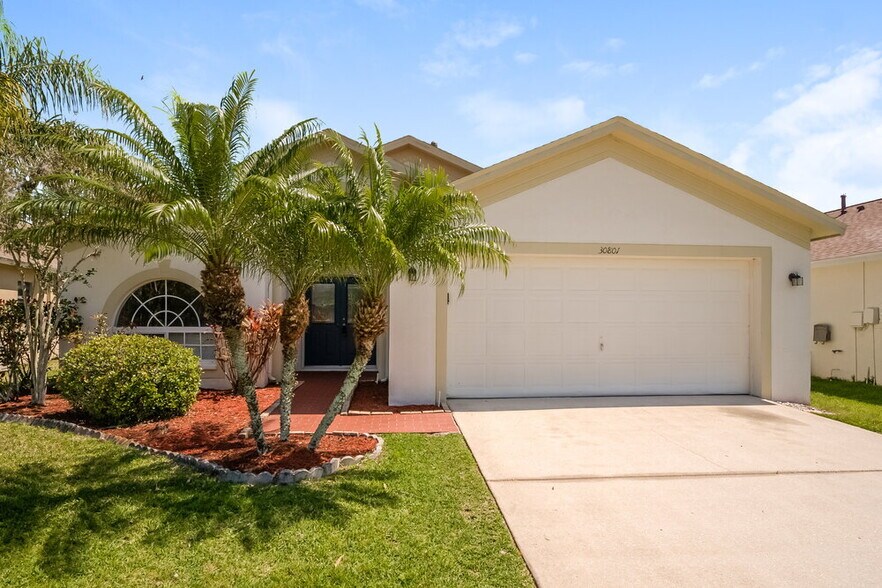 Primary Photo - 30801 Tremont Dr