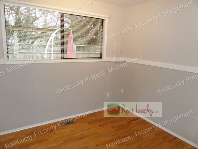 Building Photo - RARE FIND! Adorable 3-Bedroom Mid-Century Home in Great Des Moines Location!!