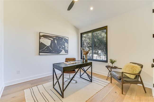 Building Photo - 2401 Trailside Dr