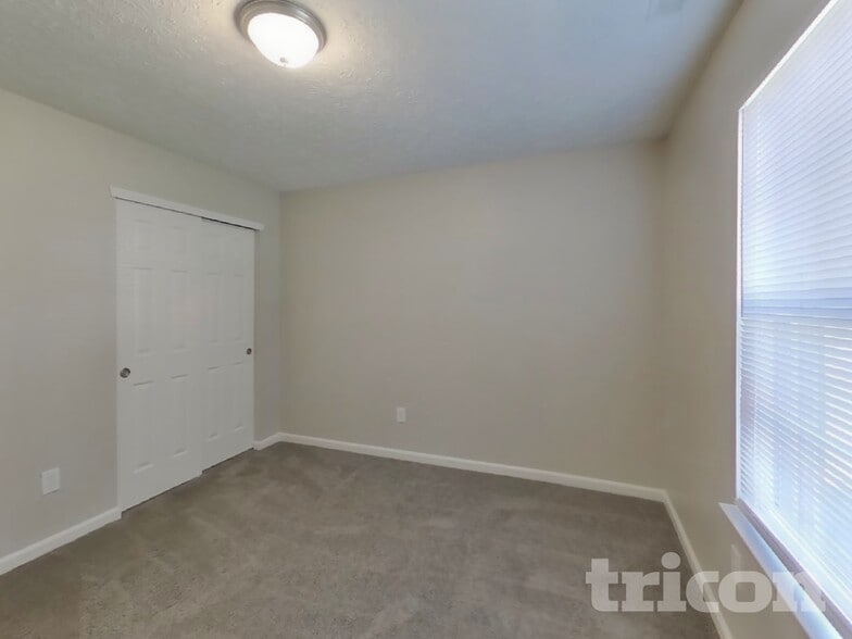 Building Photo - 2497 Foxtail Dr