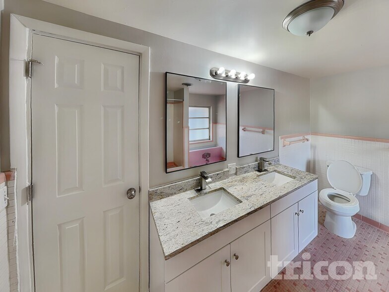 Building Photo - 1006 Barton Blvd