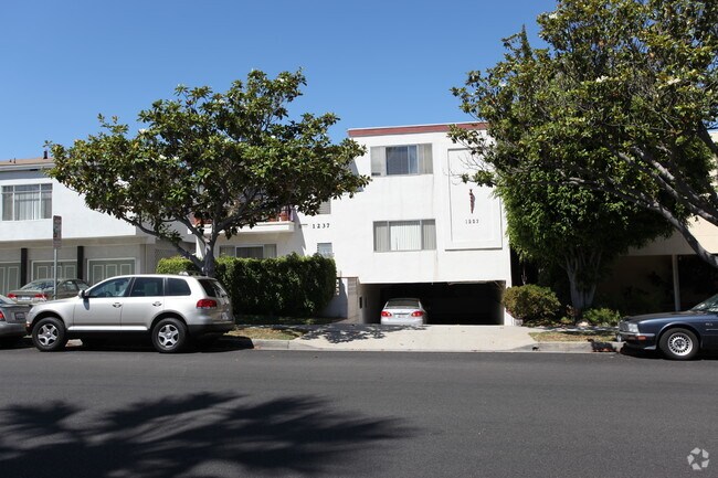 Building Photo - 1237 10th St