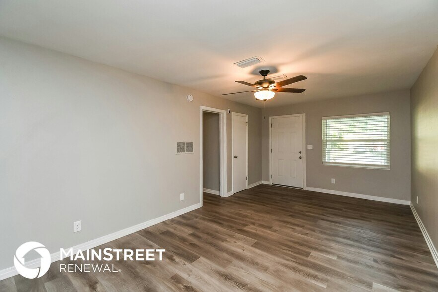 Building Photo - 5742 Norde Dr W