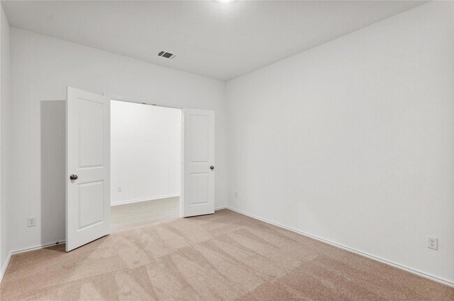 Building Photo - 161 Keefer