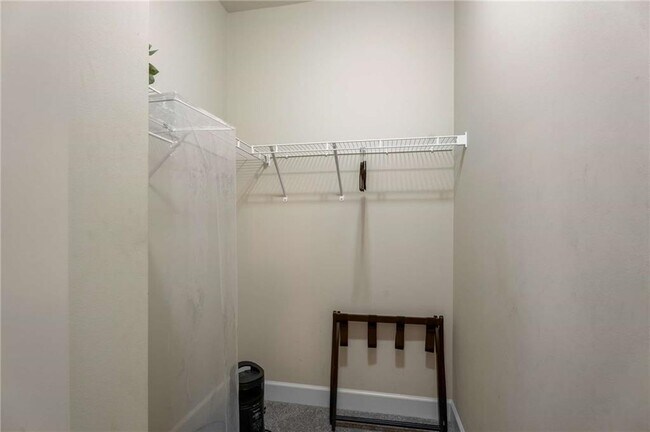 Building Photo - 6552 Long Acres Dr