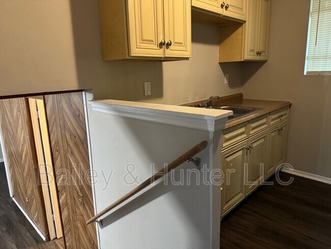 Building Photo - 4515 Doral Dr SW