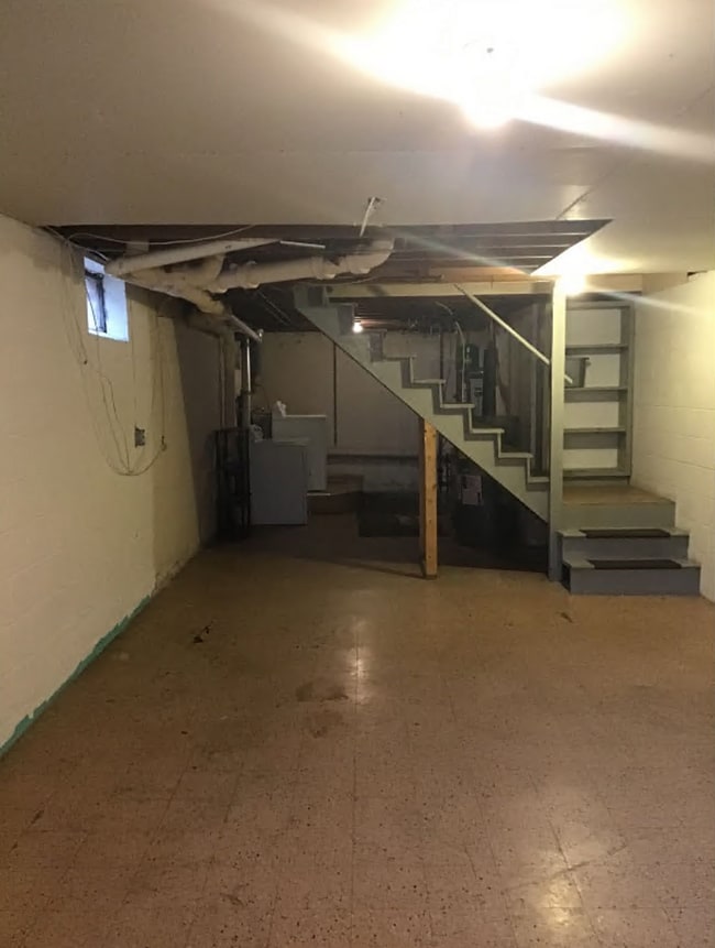 Building Photo - Well maintained 3bed/1.5 bath single famil...