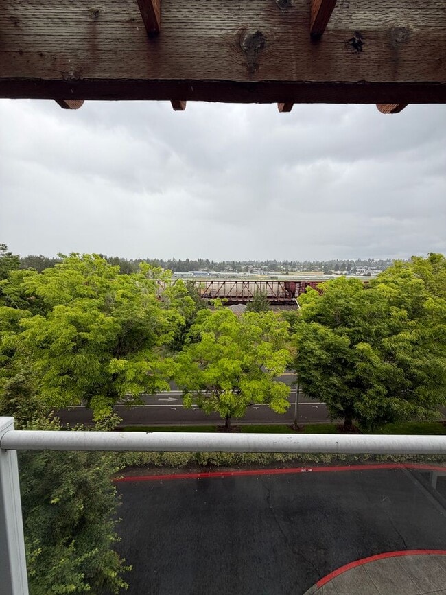 Building Photo - WONDERFUL COLUMBIA SHORES CONDO!
