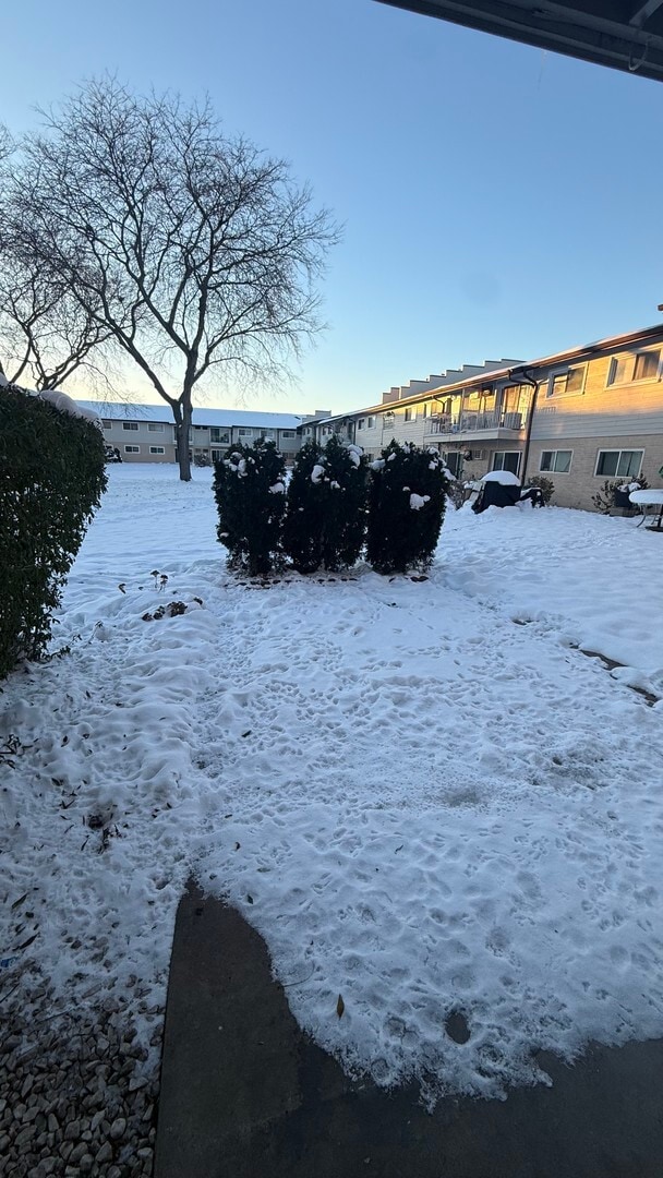 Building Photo - 880 E Old Willow Rd