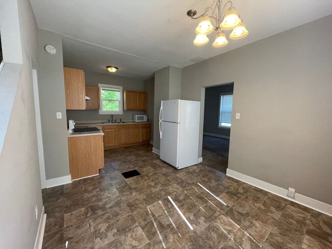Building Photo - 1106 Titus Ave