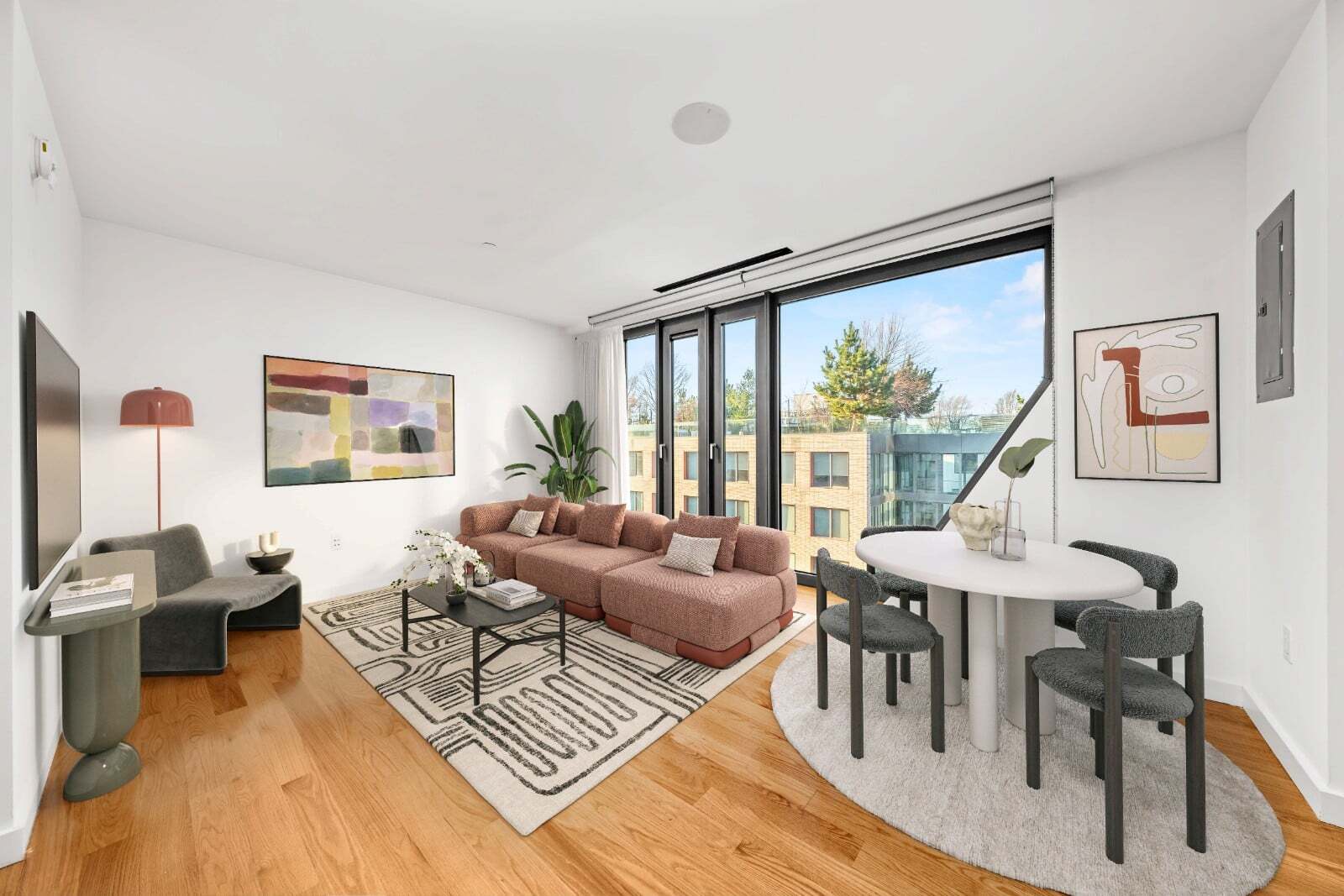 Building Photo - 123 Melrose St