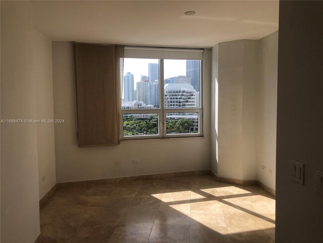 Building Photo - 848 Brickell Key Dr