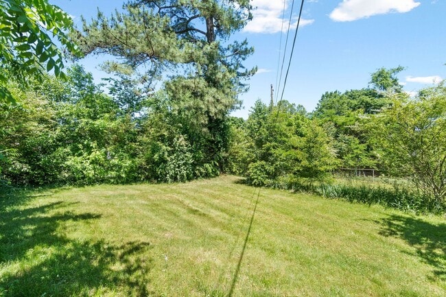 Building Photo - 478 Thompkins Ln