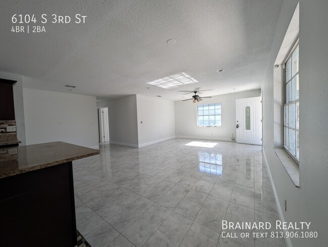 Building Photo - 6104 S 3rd St