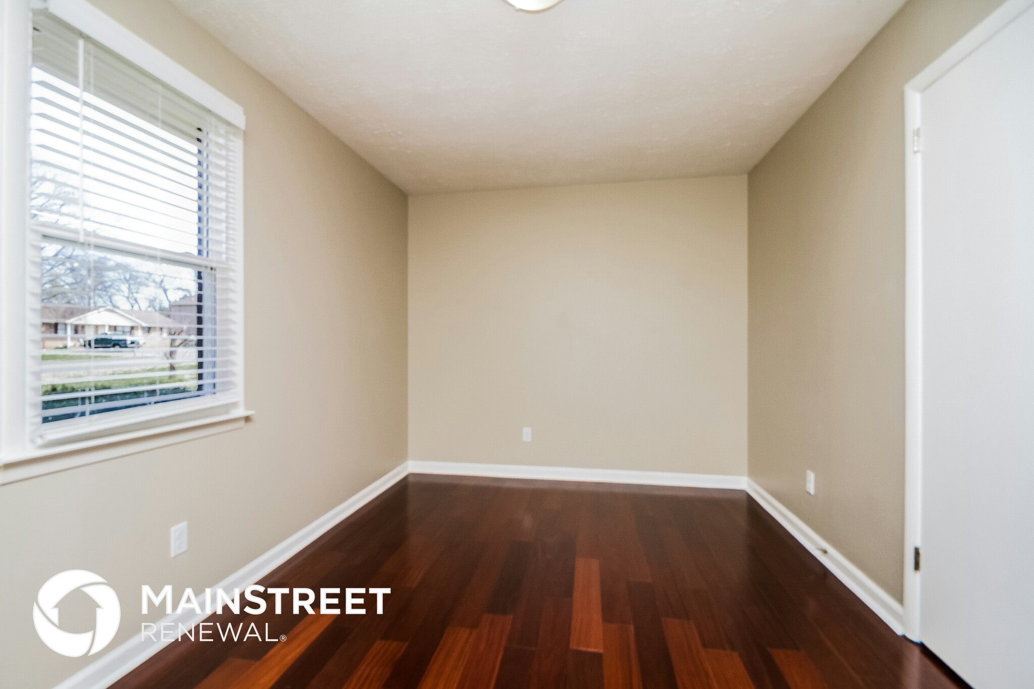 Building Photo - 320 Lake Farm Rd