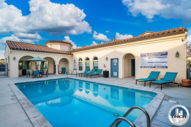 Building Photo - Luxury 4-Bedroom, 3.5-Bathroom Townhouse #28 in Santa Fe Springs