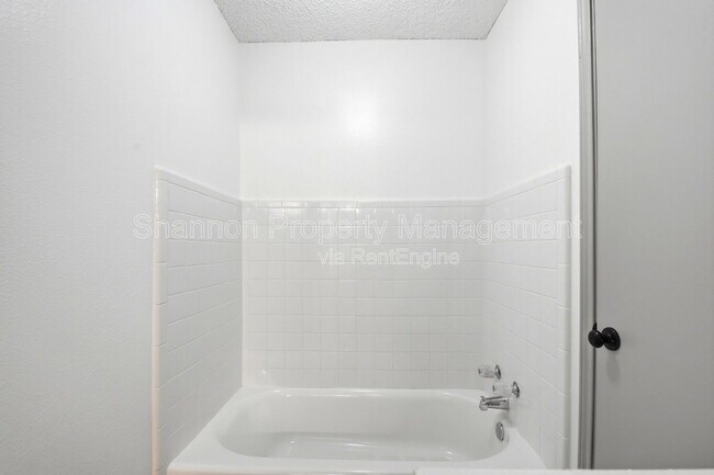 Building Photo - 2275 Triway Ln