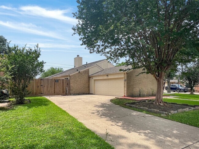 Building Photo - 2358 Binley Dr