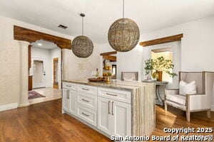 Building Photo - 417 E Hildebrand Ave