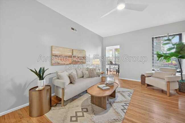 Building Photo - 5559 Pershing Ave