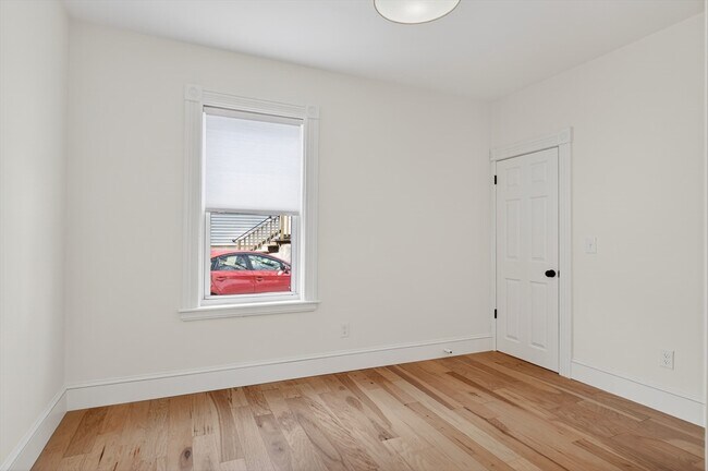 Building Photo - 28 Ekman St