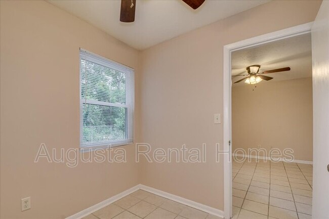 Building Photo - 331 Verdery Dr