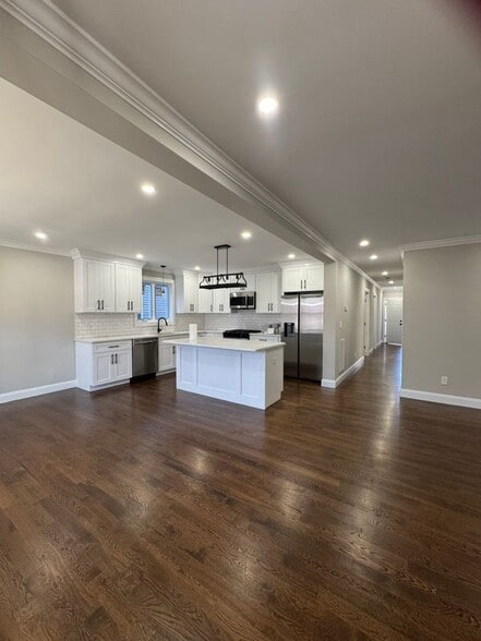 Building Photo - 279 Harriet St