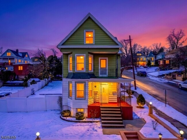 Building Photo - 437 Morrissee Ave