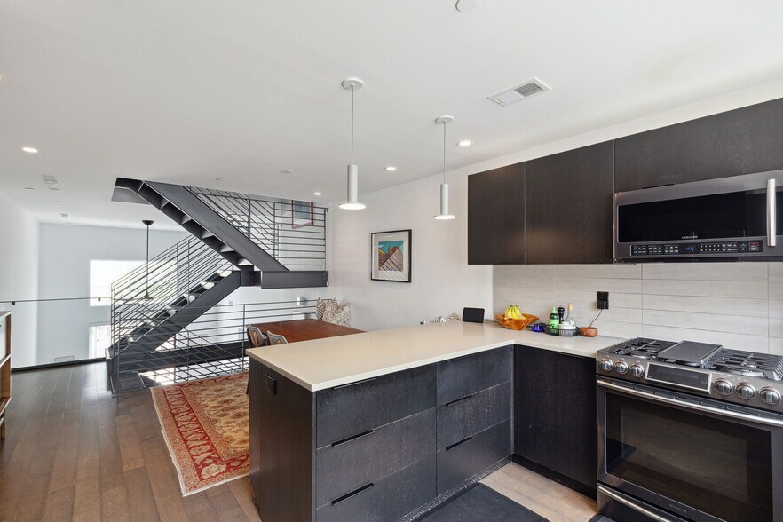 Building Photo - 1130 S Sydenham St