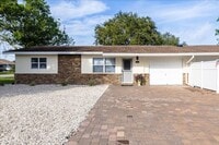 Building Photo - ANNUAL RENTAL - 3 Bed, 2 Bath Fully Furnis...