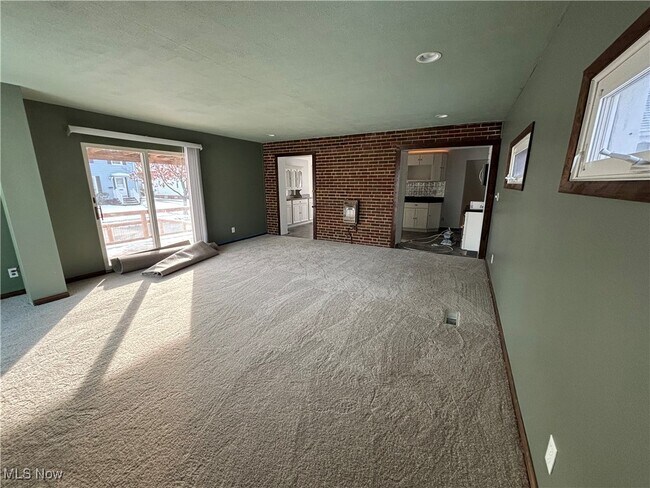 Building Photo - 4739 W 125th St