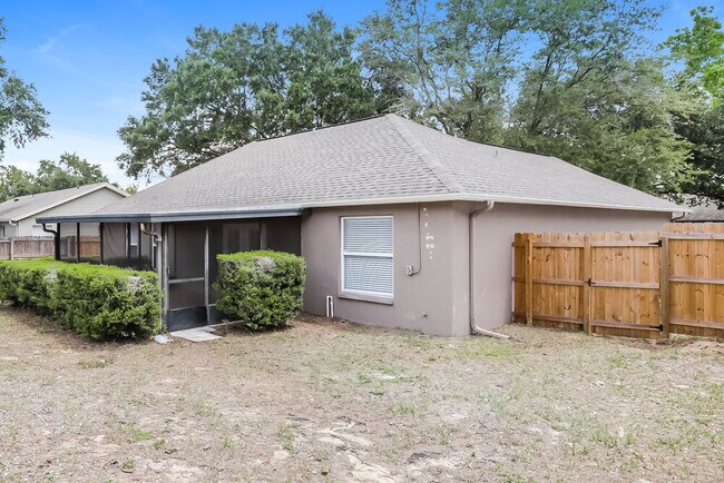 Building Photo - 839 Greenbelt Cir