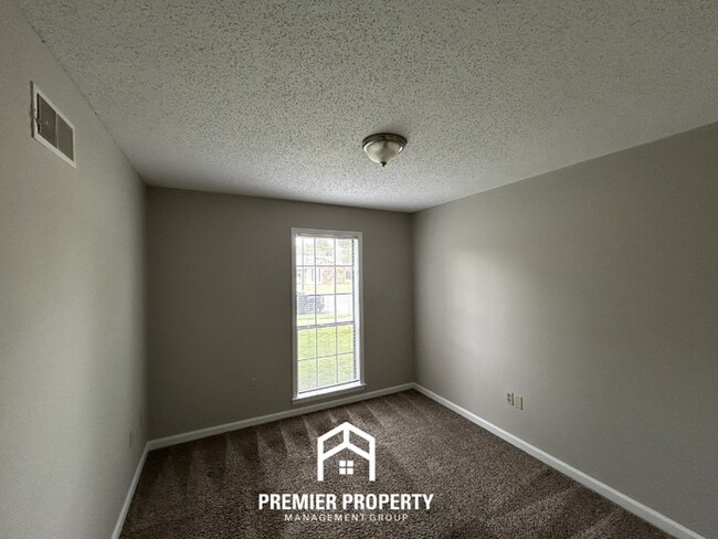 Building Photo - Stunning 3BR/2BA Near Southwind | 2,079 Sq Ft, Built-Ins, Fireplace & Covered Patio