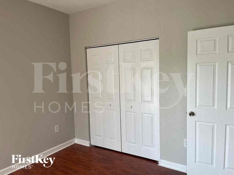 Building Photo - 3143 NE 4th St