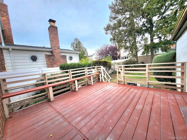 Building Photo - 306 Beebe Rd