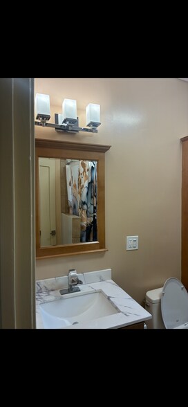 Building Photo - 4302 1/2 10th Ave