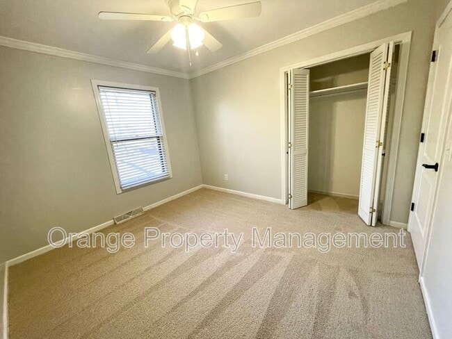 Building Photo - 328 Wellington Way