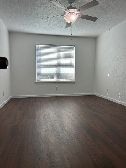 Building Photo - 10555 Turtlewood Ct