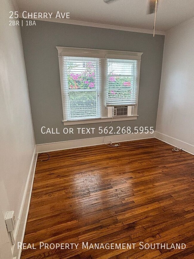 Building Photo - Beautiful 2 Bedroom 1 Bath available now i...