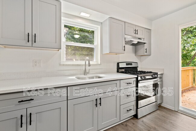 Building Photo - 318 McCutcheon Ln