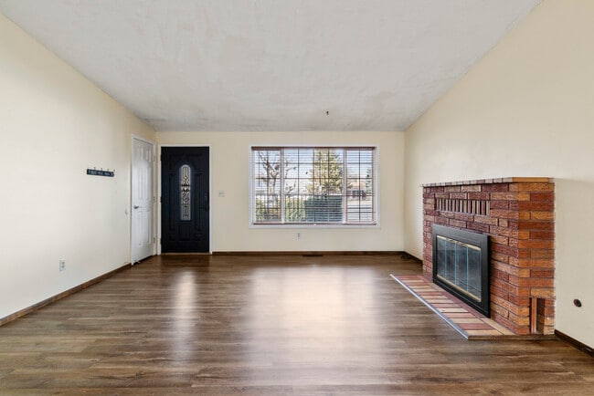 Building Photo - 4802 Sturdivant Ave