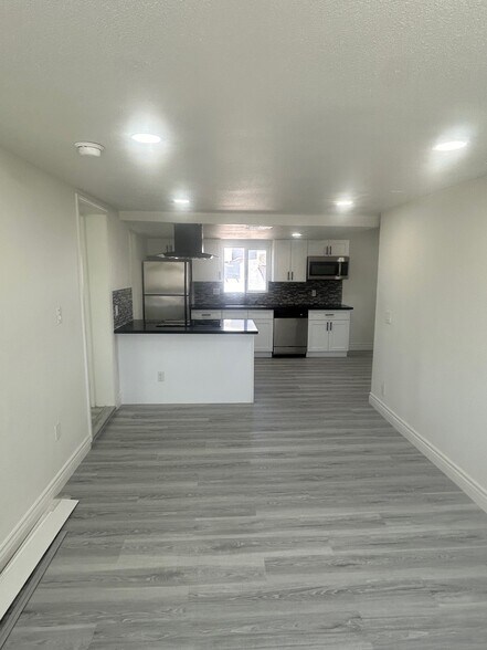 Building Photo - 210 W Monroe Ave