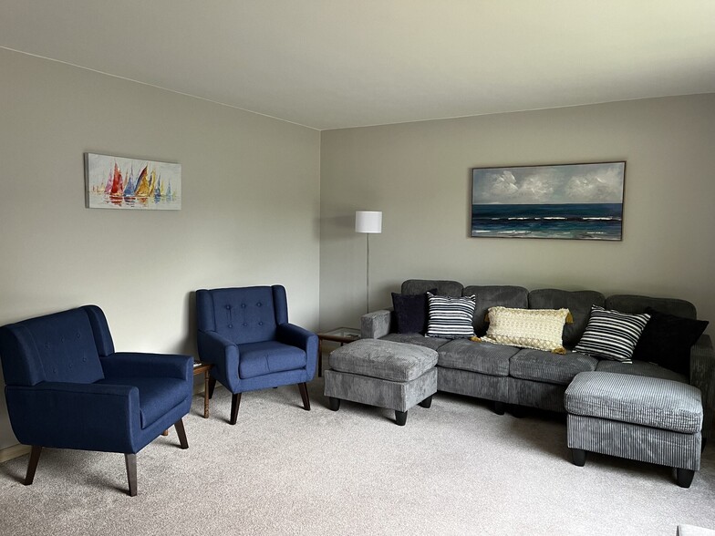 Building Photo - 3505 Schroeder Dr