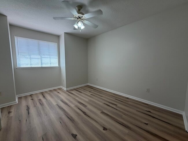 Building Photo - 2052 Alta Meadows Ln