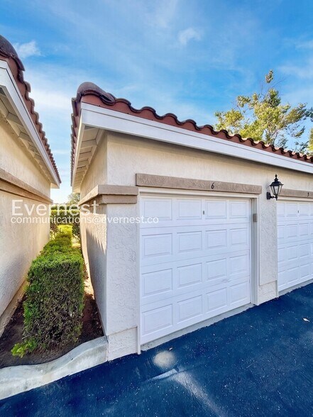 Building Photo - 10796 Sabre Hill Dr
