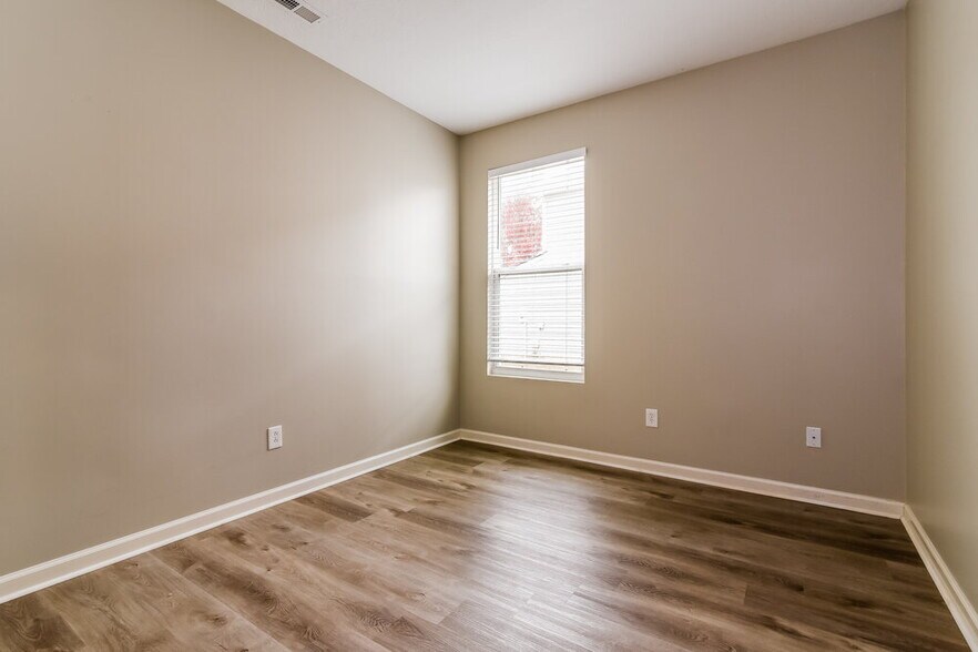 Building Photo - 4049 Mossy Bank Rd